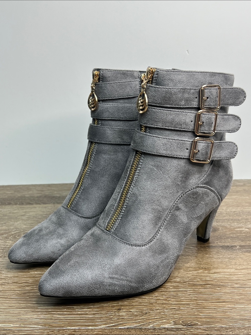 IDIFU Gray Faux Suede Triple Buckle Pointed Toe Ankle Booties Size 9.5